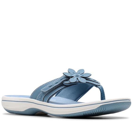 NIB Clarks Sandals - Picture 1 of 9